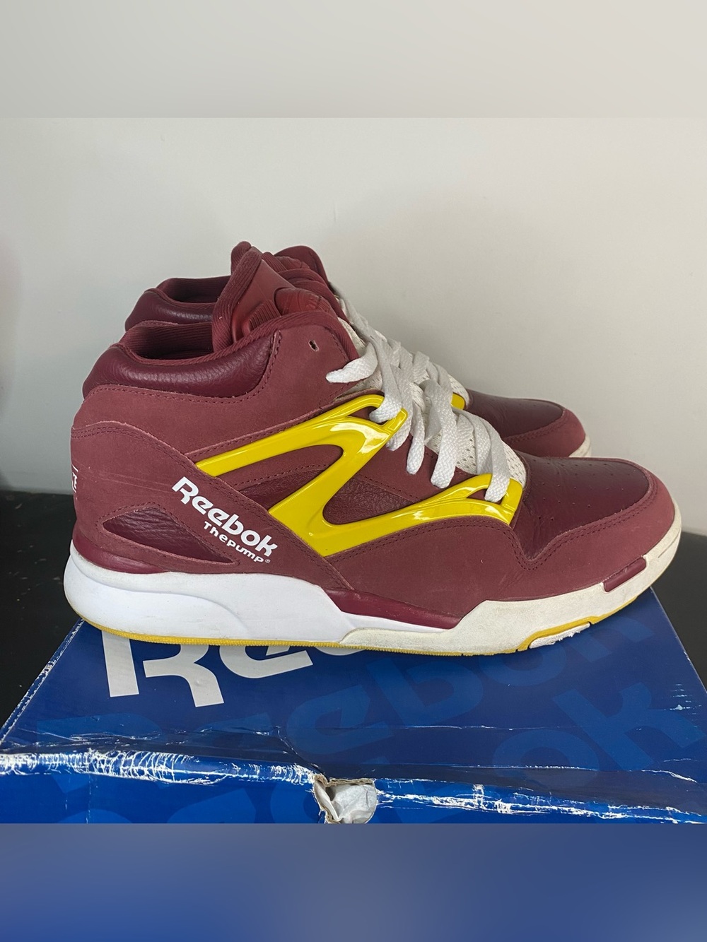 RARE Size 11 - Reebok Pump Omni Lite Burgundy Gold Yellow - Picture 3 of 10